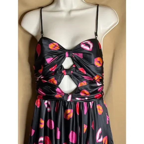 Amur Lip Print 💋 Afra Pleated Midi Dress 4